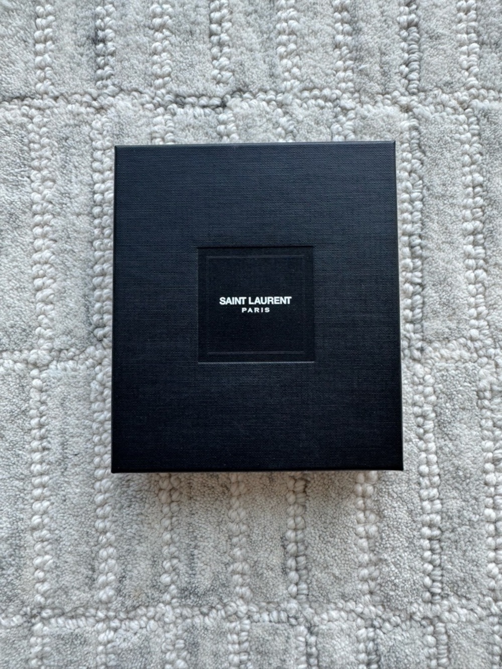 **SOLD** Saint Laurent Gray Pebbled Leather Zip Card Holder - Picture 4 of 10